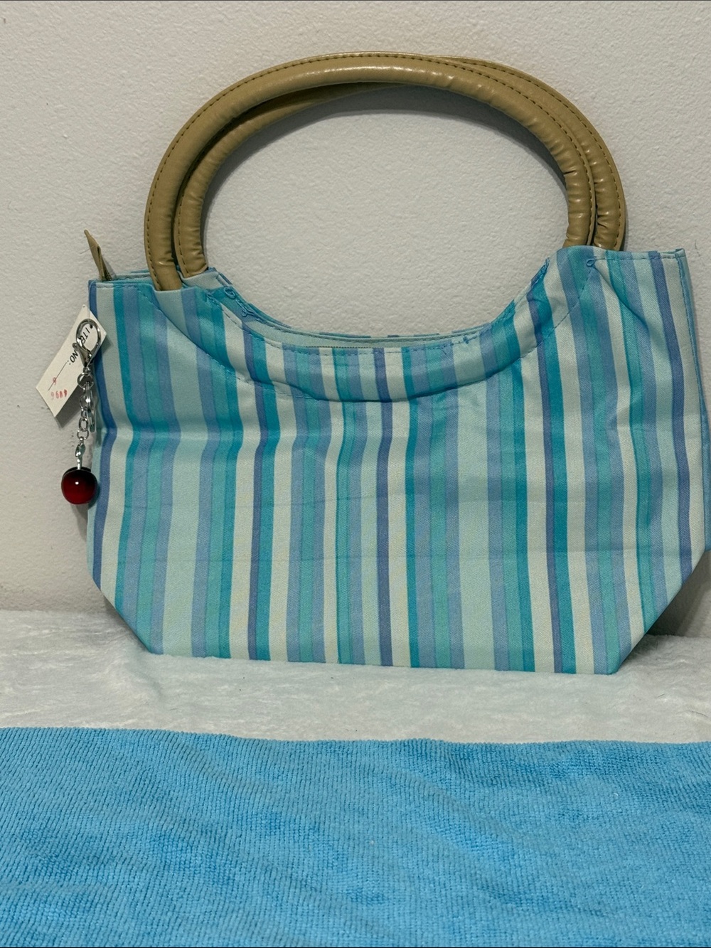 Exclvsiues Striped Aqua & Light Blue Shoulder Bag with Tan Handles